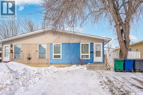 3006 33rd St W, Saskatoon, SK, S7L0X9 | Card Image