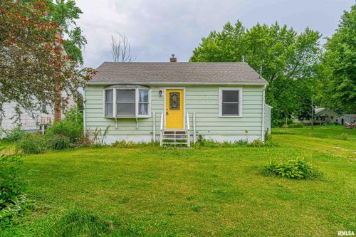 202 N Peoria St, New Holland, IL, 62671-6077 | Card Image