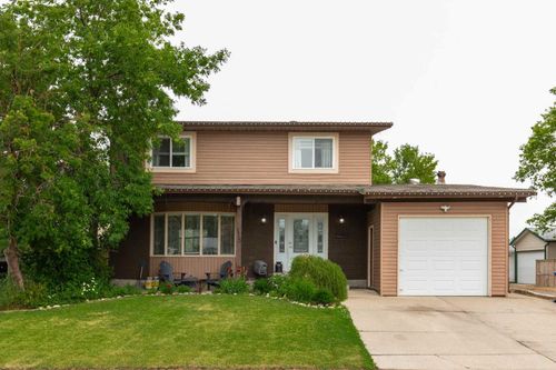 115 Lemoyne Crescent W, Lethbridge, AB, T1K4A4 | Card Image