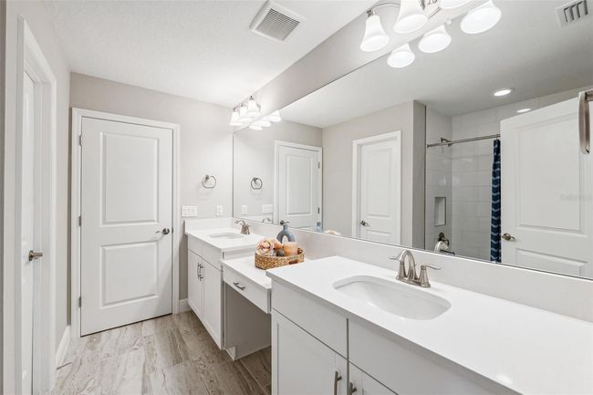 Jack and Jill bath | Image 47