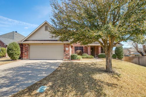 1085 Saint Andrews Dr, Burleson, TX, 76028-6331 | Card Image
