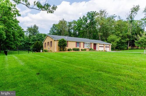 887 Woodbury Dr, Kearneysville, WV, 25430-5034 | Card Image