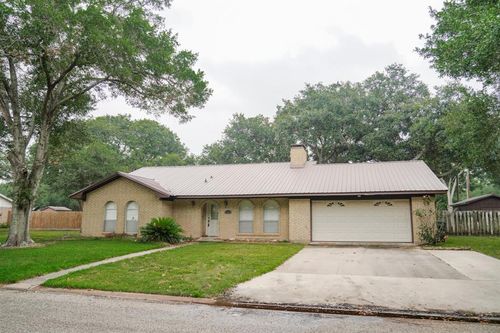 2302 Hancock Ln, El Campo, TX, 77437-2181 | Card Image