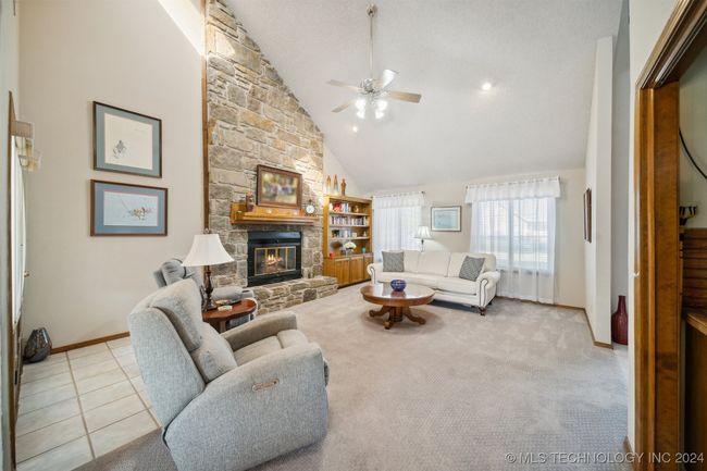 9172 E Oak Ln, House other with 3 bedrooms, 3 bathrooms and null parking in Claremore OK | Image 10