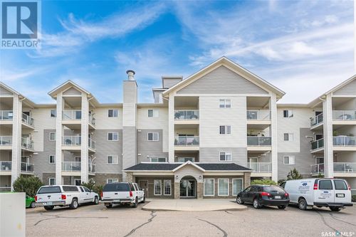 215-303 Lowe Rd, Saskatoon, SK, S7S1P2 | Card Image