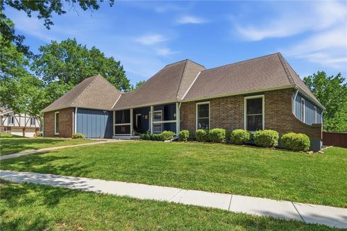 563 E 129th Ter, Kansas City, MO, 64145-1356 | Card Image