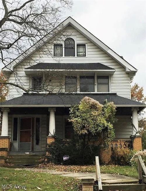 1842 Mannering Rd, Cleveland, OH, 44112-1571 | Card Image