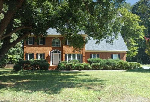 8 Dunkirk Pl, Greensboro, NC, 27410-4739 | Card Image