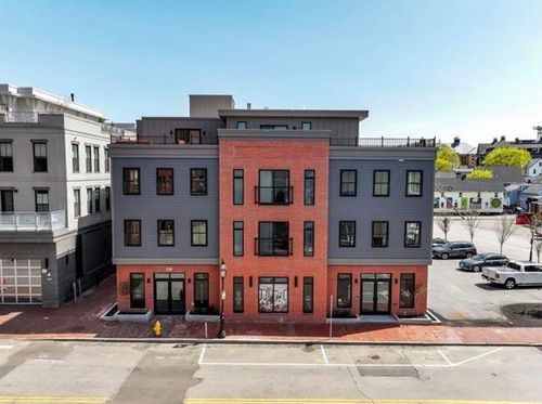 unit-206-238 Deer St, Portsmouth, NH, 03801-2312 | Card Image