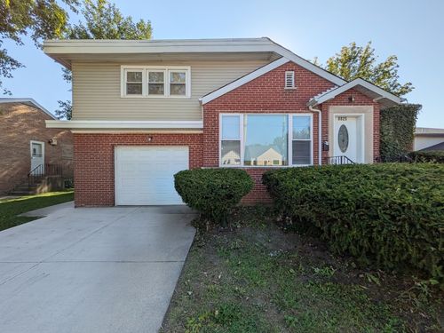 8825 California Ave, Evergreen Park, IL, 60805-1124 | Card Image