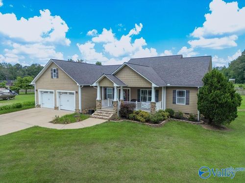 3645 Dean Rd Ne, Fort Payne, AL, 35967-7638 | Card Image