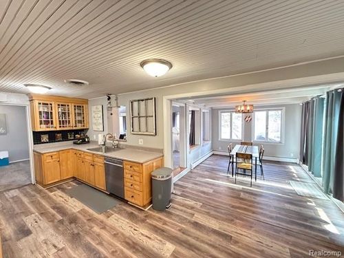 1322 N Monroe Street, Lapeer, MI, 48446 | Card Image