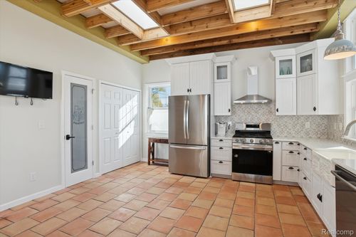 129 South St, Belleville, MI, 48111-2941 | Card Image