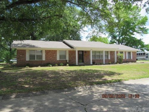 1306 Bellemeade Dr, Conway, AR, 72034-3703 | Card Image