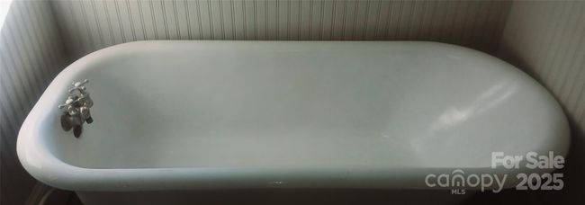 Original Claw Foot Tub - Upstairs Bathroom | Image 33