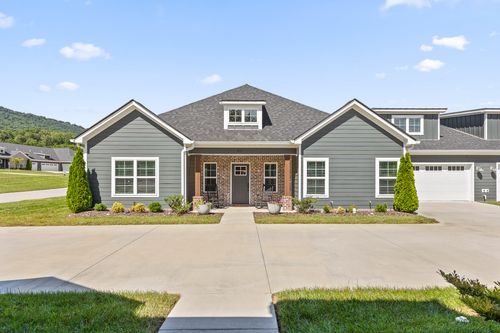 815 Wellstone Dr, Chattanooga, TN, 37405-1785 | Card Image