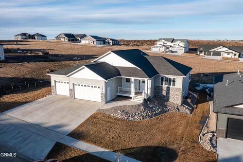 2006 Monarch Ave, Bismarck, ND, 58503-5101 | Card Image