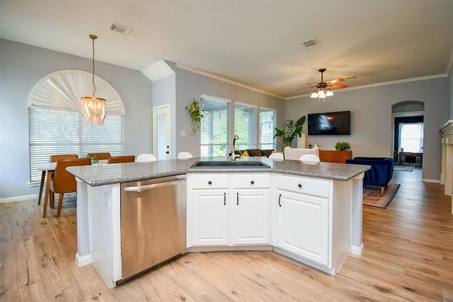 15603 Clear Pointe Dr, House other with 3 bedrooms, 2 bathrooms and 2 parking in Cypress TX | Image 15