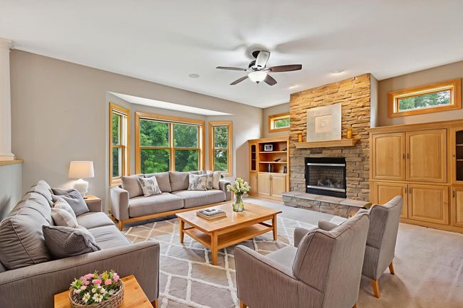 Main Floor Family Room | Image 13
