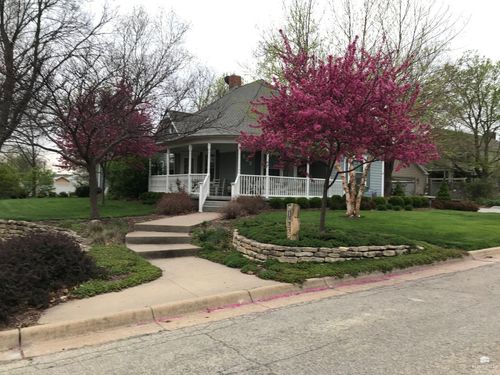 525 W 6th St, Chapman, KS, 67431-9362 | Card Image