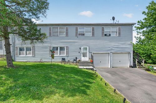 27-28 Williamsburg Drive, Newburgh City, NY, 12550 | Card Image