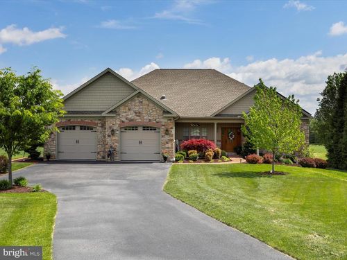 1464 Highfield Ct, CHAMBERSBURG, PA, 17202-8042 | Card Image