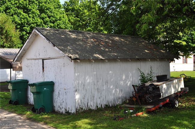 82 W 1 St St, House other with 5 bedrooms, 2 bathrooms and null parking in Frazeysburg OH | Image 14