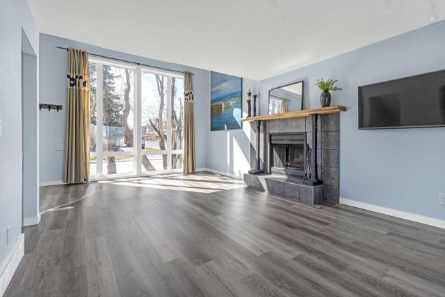 5418 4 A Street Sw, Home with 4 bedrooms, 2 bathrooms and null parking in Calgary AB | Image 8