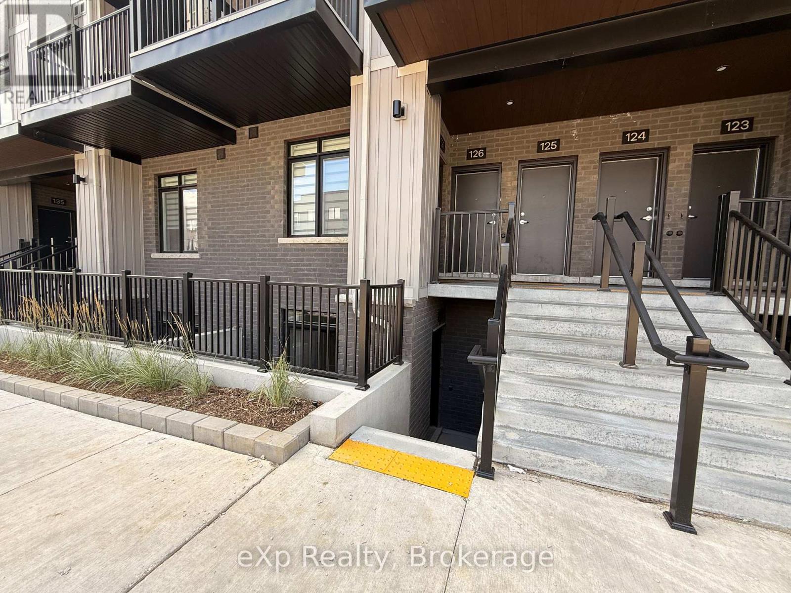 Residential Lease in Guelph (Riverside Park) 4