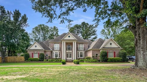 9573 Wolf River Blvd, Germantown, TN, 38139-5508 | Card Image