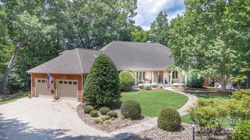 270 Foxwood Dr, Tryon, NC, 28782-7669 | Card Image