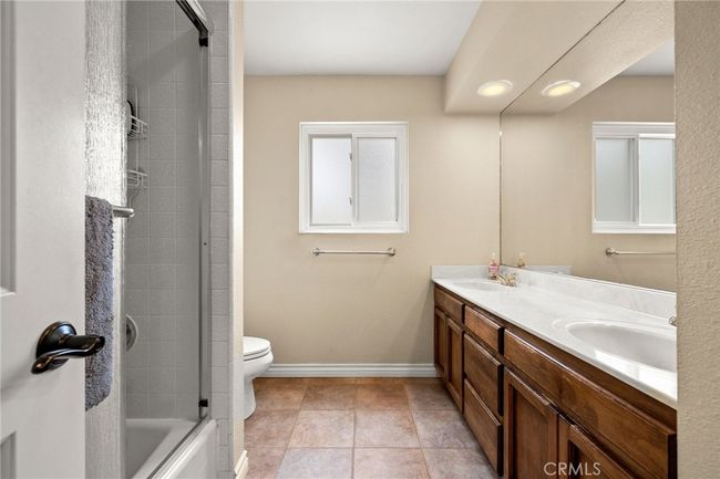 Bathroom 2 | Image 26