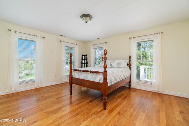 5 West Ct, House other with 6 bedrooms, 5 bathrooms and 1 parking in Pine Knoll Shores NC | Image 32