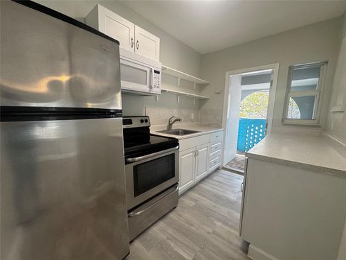 1-828 Ne 17th Ave, Fort Lauderdale, FL, 33304-4454 | Card Image