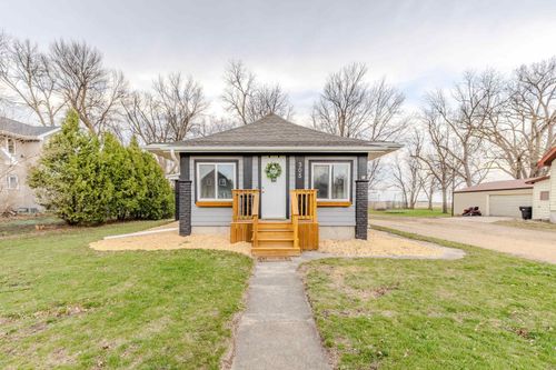 305 Avenue D E, Lake Park, IA, 51347-7723 | Card Image