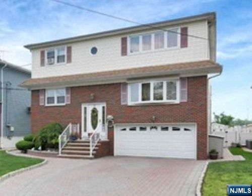 6 Page Ave, Lyndhurst, NJ, 07071-2611 | Card Image