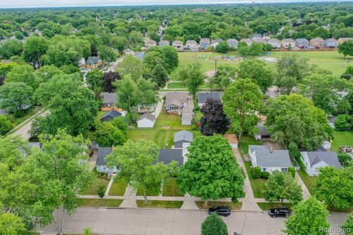 2220 Cummings Ave, Berkley, MI, 48072-1079 | Card Image