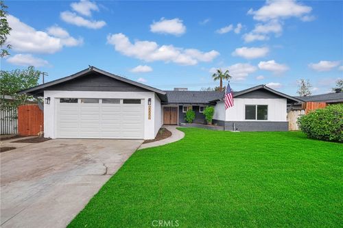 25556 Lomas Verdes St, Loma Linda, CA, 92354-2417 | Card Image