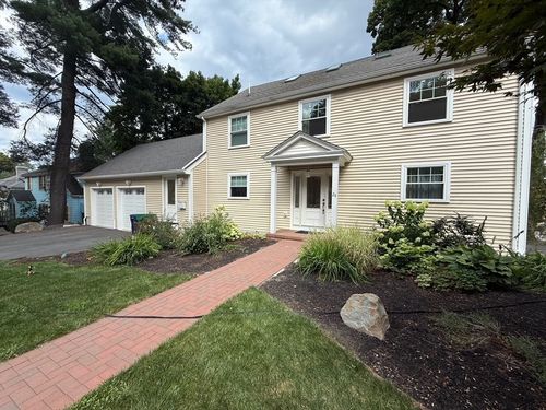 24 Fairfield St, Newton, MA, 02460-2108 | Card Image
