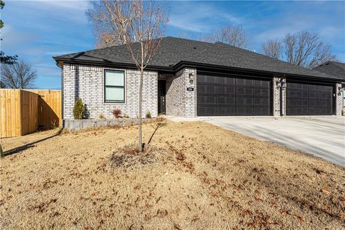 124 Ryder St, Gentry, AR, 72734-3000 | Card Image