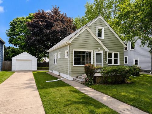 4937 N Hollywood Avenue, Whitefish Bay, WI, 53217 | Card Image