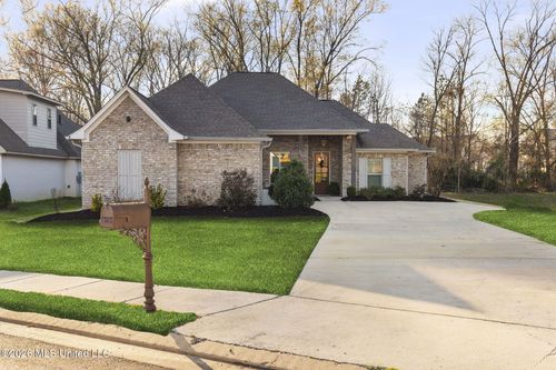 302 Oakville Cir, Brandon, MS, 39047-4046 | Card Image
