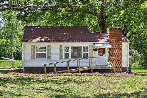 4966 Reid Rd, Winston Salem, NC, 27107-6438 | Card Image