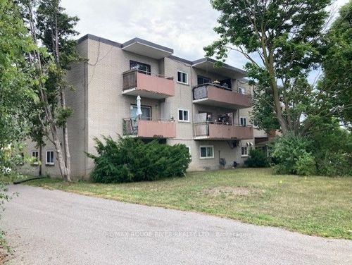 102 Front St E, Whitby, ON, L1N1A1 | Card Image