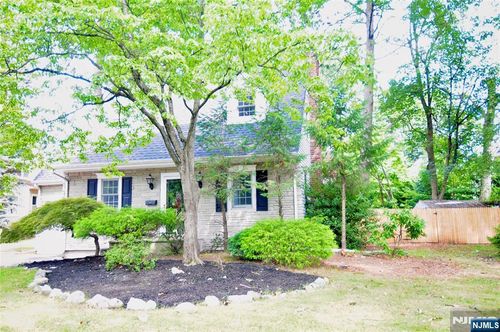 335 River Rd, New Milford, NJ, 07646-1815 | Card Image