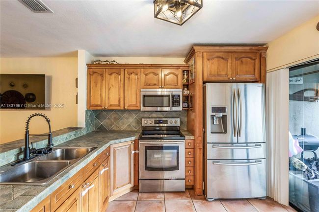 APT-2 - 10405 Sw 153 Rd Ct, Townhouse with 2 bedrooms, 2 bathrooms and null parking in Miami FL | Image 5