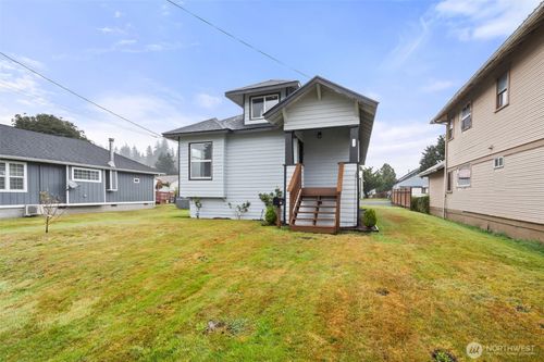 1111 Willapa St, Raymond, WA, 98577-1234 | Card Image
