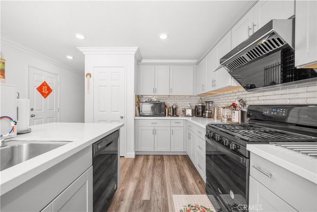 9804 Ardisia St, House other with 3 bedrooms, 3 bathrooms and 4 parking in Riverside CA | Image 6