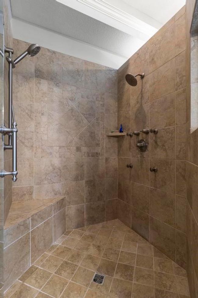 8127 Lone Elm Rd, House other with 5 bedrooms, 5 bathrooms and null parking in Lenexa KS | Image 26