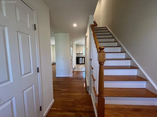 10 Kaywood Rd, Port Washington, NY, 11050-1410 | Card Image